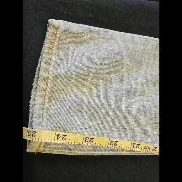 Abercrombie and Fitch - Light Wash Ripped Denim - Picture 2 of 7